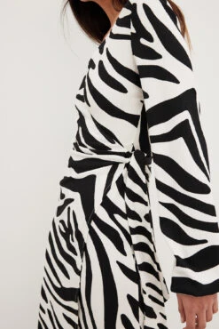 NA-KD Robe Portefeuille Mi-longue Structurée -Lady Doux Soldes Magasin nakdstructured wrap midi dress 1100 007052 0142 5541