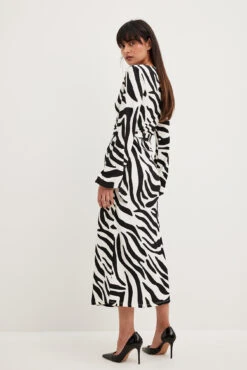 NA-KD Robe Portefeuille Mi-longue Structurée -Lady Doux Soldes Magasin nakdstructured wrap midi dress 1100 007052 0142 5549