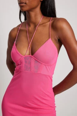 Robe Courte En Tulle à Détail Sur L'encolure -Lady Doux Soldes Magasin neck detail mesh mini dress 1017 001908 00155692