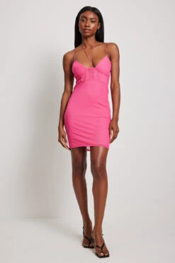 Robe Courte En Tulle à Détail Sur L'encolure -Lady Doux Soldes Magasin neck detail mesh mini dress 1017 001908 0015 01c