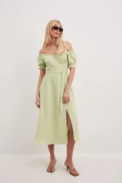 NA-KD Robe épaules Dénudées 13 NA-KD Robe épaules Dénudées -Lady Doux Soldes Magasin off shoulder mid dress 1100 007126 30142311 copy