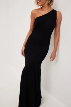 NA-KD Robe Longue Asymétrique à Détail Sirène -Lady Doux Soldes Magasin one shoulder mermaid detailed maxi dress 1100 007073 0002 0751