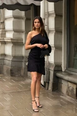 Robe Mini à Une épaule -Lady Doux Soldes Magasin one shoulder mini dress 1796 000031 0002 2 social 1