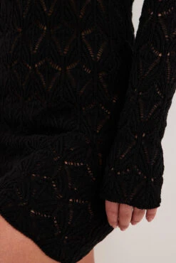 Robe Courte En Maille Crochetée à Dos Ouvert -Lady Doux Soldes Magasin open back crochet mini dress 1710 000003 0002 18778