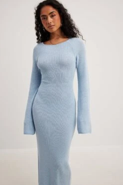 NA-KD Robe Croisée Dos Nu 18 NA-KD Robe Croisée Dos Nu -Lady Doux Soldes Magasin open back lace detail knitted maxi dress 1100 006235 0003 16428 2