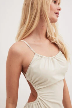 NA-KD Robe Longue à Dos Ouvert -Lady Doux Soldes Magasin open back maxi dress 1100 006189 0140 2243