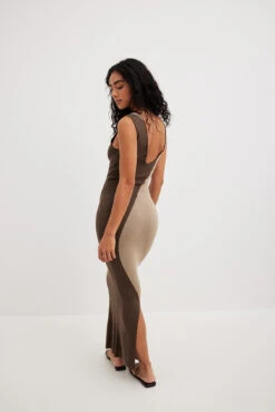 NA-KD Robe Longue En Maille Bicolore à Dos Ouvert 12 NA-KD Robe Longue En Maille Bicolore à Dos Ouvert -Lady Doux Soldes Magasin open back two colored knitted maxi dress 1100 007074 129624072