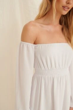 Robe Mini Recyclée Smockée à épaules Dénudées Froncée -Lady Doux Soldes Magasin pamela off shoulder smocked recycled mini dress 1659 000042 0001 05g