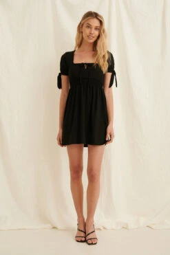 Robe Mini Recyclée Avec Détails Froncés -Lady Doux Soldes Magasin pamela ruched detail recycled mini dress 1659 000049 0002 03c