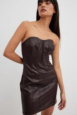 Robe Style Corset En Simili Cuir