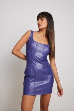 Robe Courte Avec Détail En Simili Cuir 9 Robe Courte Avec Détail En Simili Cuir -Lady Doux Soldes Magasin pu detail mini dress 1762 000031 0208 11271