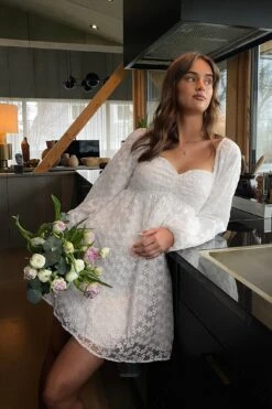 Robe Mini Froncée à Manches Bouffantes -Lady Doux Soldes Magasin puffy sleeve gathered mini dress 1747 000008 4070 editorial1