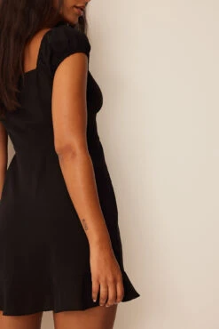 Robe Mini Recyclée -Lady Doux Soldes Magasin recycled ruched sleeve mini dress 1659 000056 0002 04