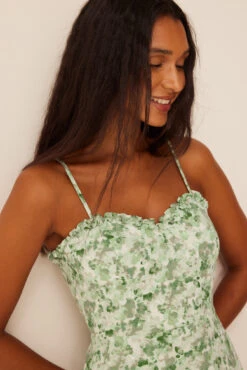 Robe à Bretelles Fines Et Encolure à Volants En Matière Recyclée -Lady Doux Soldes Magasin recycled ruffle neckline thin strap dress 1659 000070 9832 03