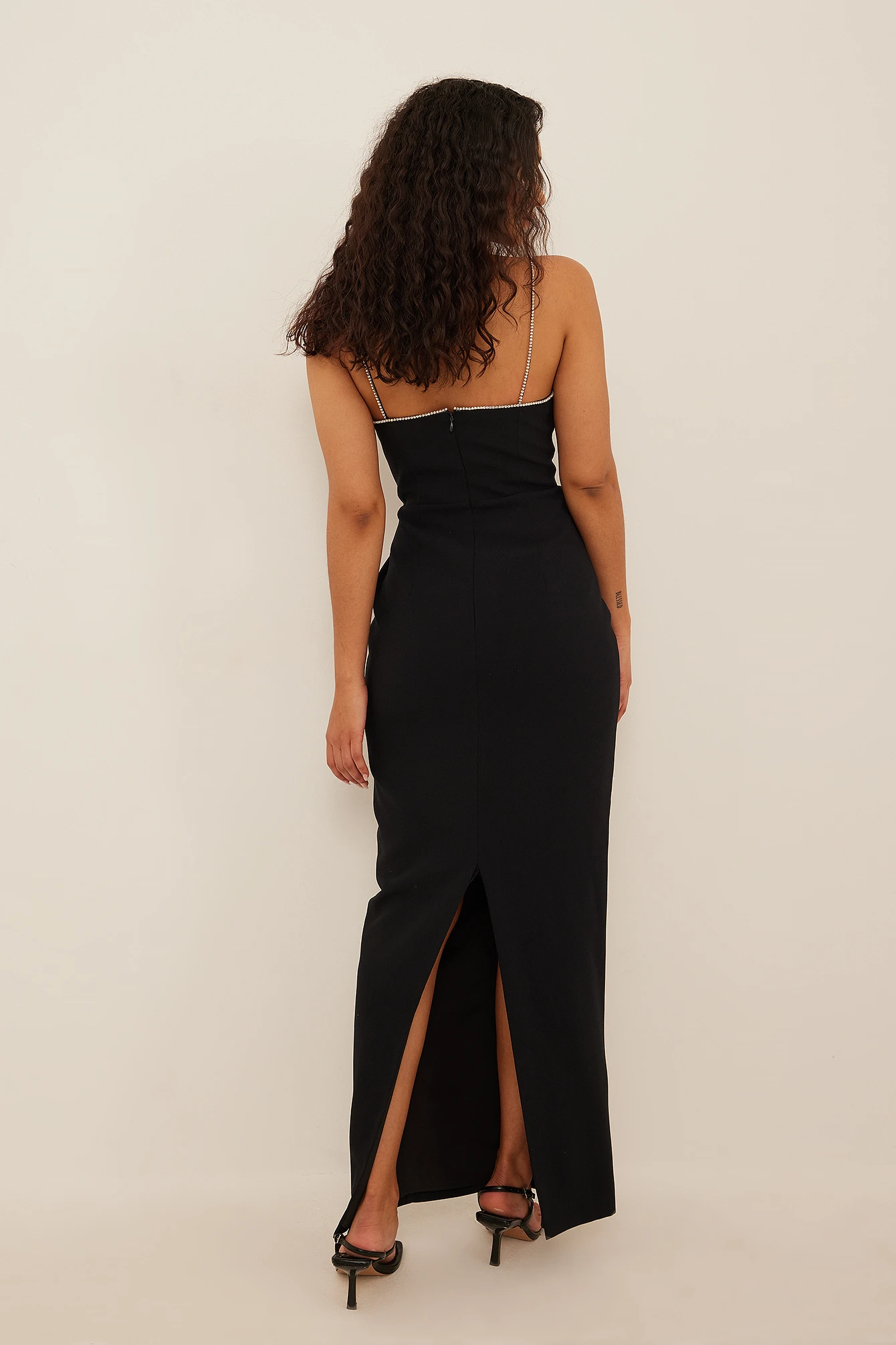 Maxi Robe à Détails 3 Maxi Robe à Détails – Image 3