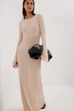 NA-KD Robe Longue En Maille Côtelée à Décolleté Profond Au Dos -Lady Doux Soldes Magasin rib knitted deep back maxi dress 1100 007118 0140 5577