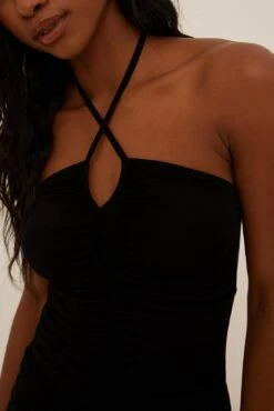 NA-KD Robe Courte Froncée à Détail Goutte D'eau -Lady Doux Soldes Magasin rocuhed keyhole mini dress 1100 006572 0002 0366