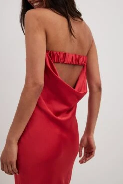 Robe Bandeau Mi-longue En Satin -Lady Doux Soldes Magasin satin bandeau midi dress 1795 000031 00044530 1