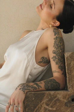 Robe Courte Fendue En Satin -Lady Doux Soldes Magasin satin slit mini dress 1744 000035 0260 1 editorial 1