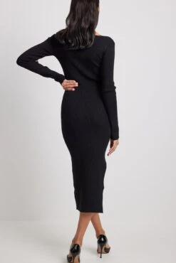 NA-KD Robe Mi-longue Fendue à Encolure Ronde 22 NA-KD Robe Mi-longue Fendue à Encolure Ronde -Lady Doux Soldes Magasin scoop neck midi slit dress 1100 005871 000212879 1