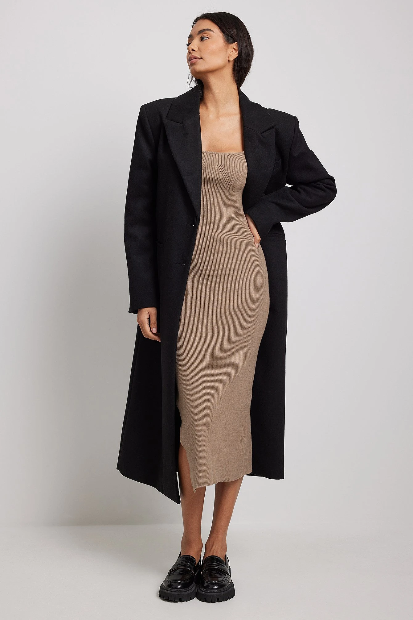 NA-KD Robe Mi-longue Fendue à Encolure Ronde 8 NA-KD Robe Mi-longue Fendue à Encolure Ronde – Image 8