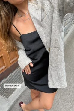 Robe Fourreau En Satin -Lady Doux Soldes Magasin sirisjogren 1017 001829 0002 social