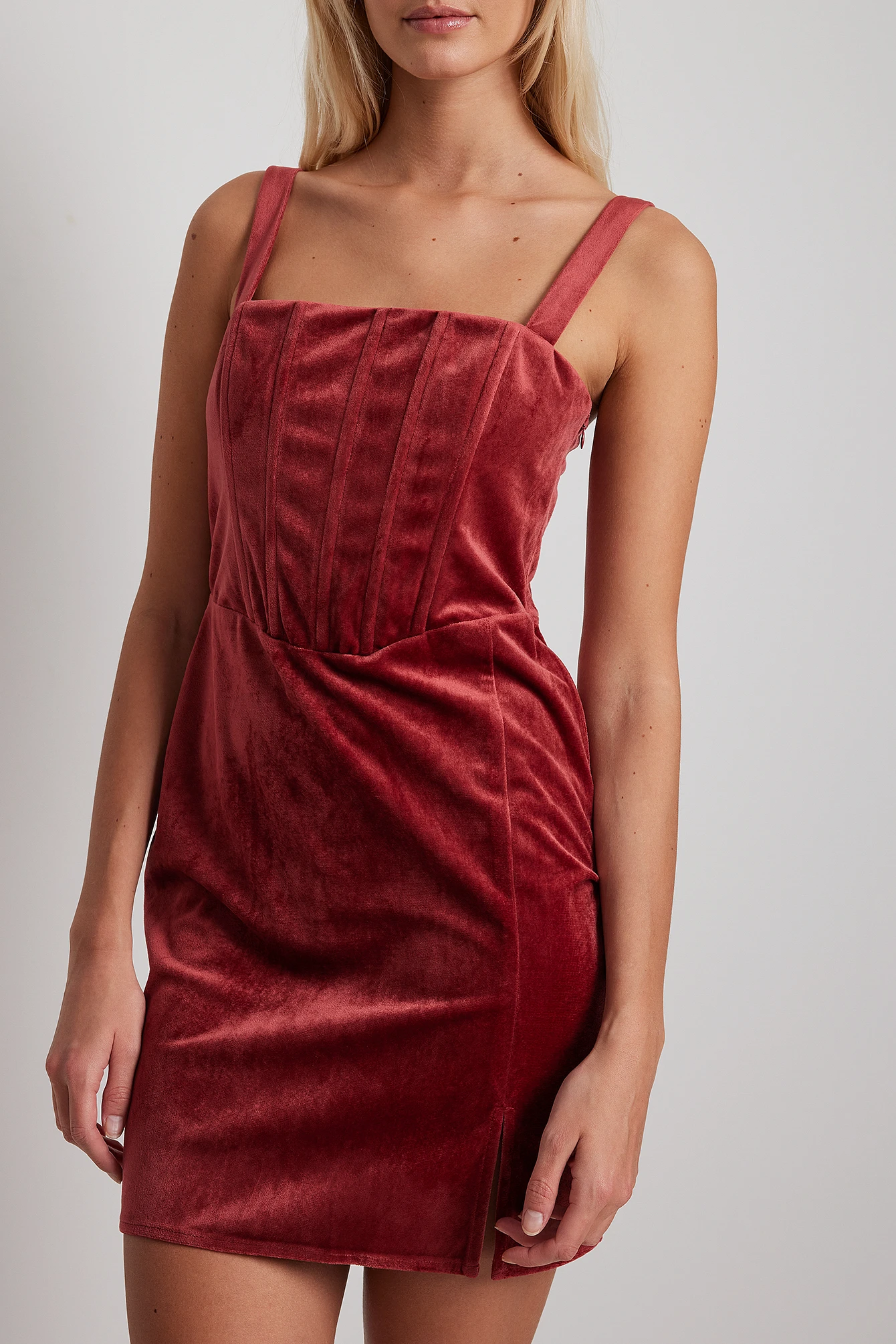 Robe Courte En Velours à Détail Sur La Jupe 3 Robe Courte En Velours à Détail Sur La Jupe – Image 3