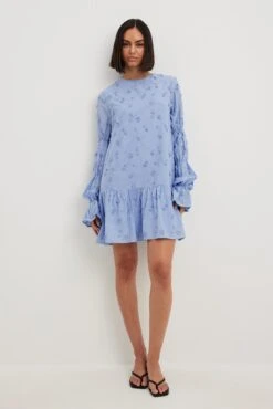 Robe à Détails Sur Les Manches -Lady Doux Soldes Magasin sleeve detail deep back dress 1100 003800 004724121 01c 1