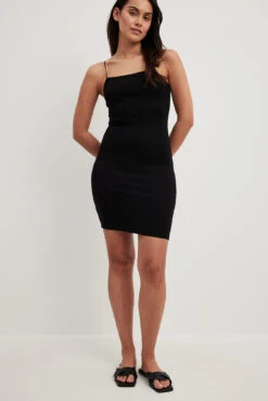 NA-KD Robe Bretelles Spaghetti -Lady Doux Soldes Magasin spaghetti strap dress 1100 007441 000222828