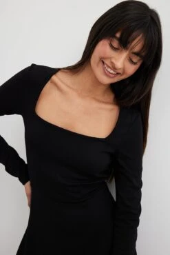 Robe à Col Carré 15 Robe à Col Carré -Lady Doux Soldes Magasin square neck dress 1659 000107 00028341