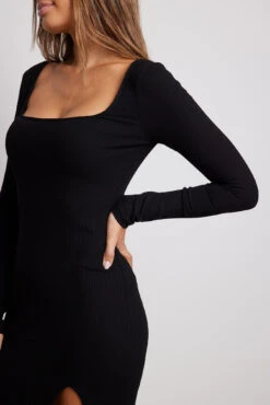 NA-KD Robe Fendue -Lady Doux Soldes Magasin square neck slit rib dress 1018 008647 00026888 copy