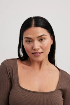 NA-KD Robe Fendue -Lady Doux Soldes Magasin square neck slit rib dress 1018 008647 0765 34100