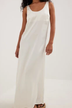 Maxi Robe Satin Droite -Lady Doux Soldes Magasin straight satin midi dress 1727 000141 1096block platform heels 1727 000153 0010 15958 copy