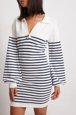 NA-KD Robe Mi-longue En Maille à Rayures Avec Col -Lady Doux Soldes Magasin striped collar knitted midi dress 1100 006400 00180009