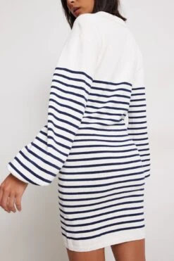 NA-KD Robe Mi-longue En Maille à Rayures Avec Col -Lady Doux Soldes Magasin striped collar knitted midi dress 1100 006400 00180020