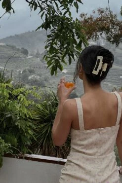 Robe Mini Structurée à Fronces Sur Les Côtés 16 Robe Mini Structurée à Fronces Sur Les Côtés -Lady Doux Soldes Magasin structured gathered sides mini dress 1017 001485 0798 02 1