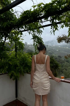 Robe Mini Structurée à Fronces Sur Les Côtés -Lady Doux Soldes Magasin structured gathered sides mini dress 1017 001485 0798 06