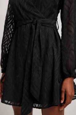 NA-KD Mini Robe Portefeuille à Structure -Lady Doux Soldes Magasin structured overlap mini dress 1100 006519 00022344