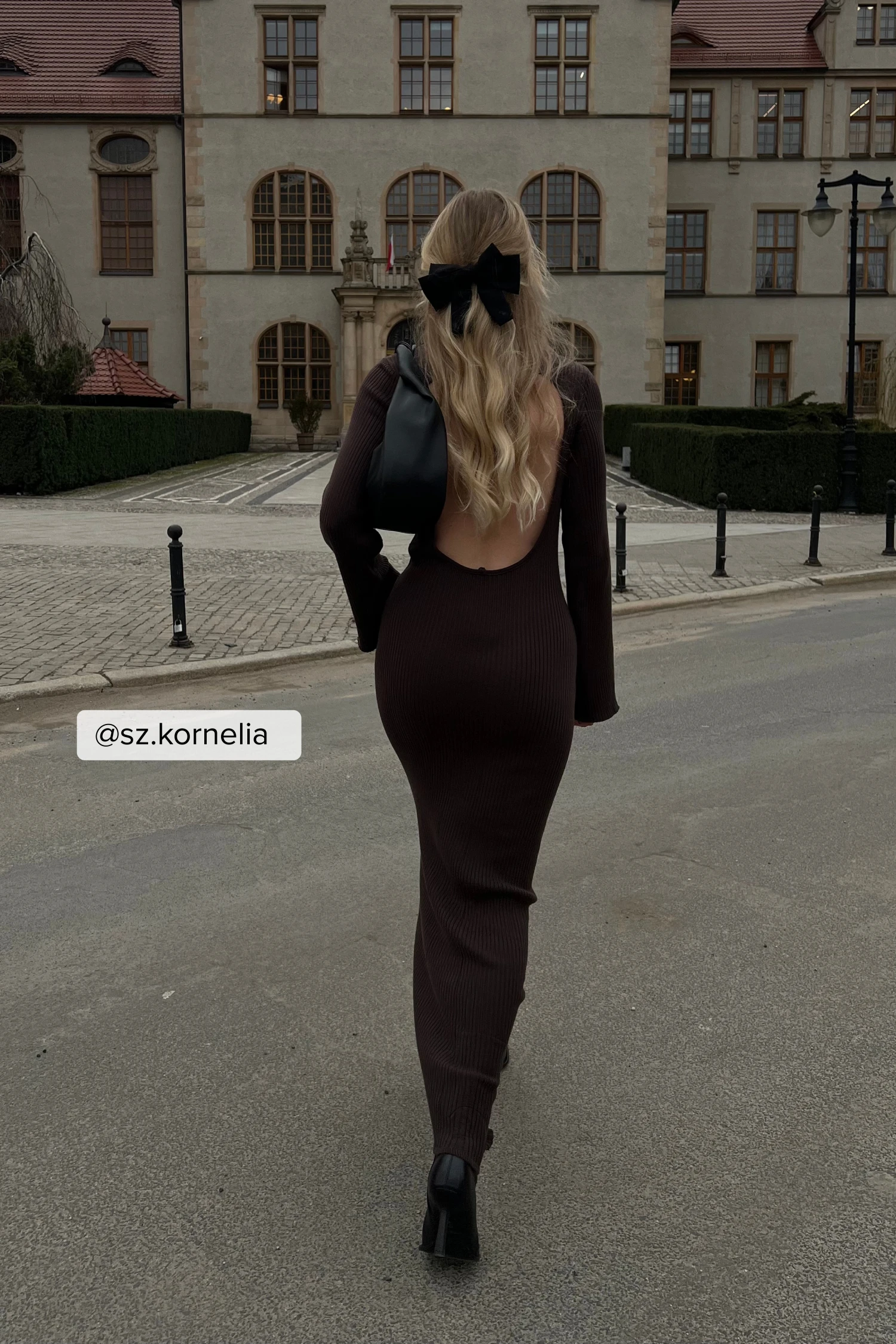 NA-KD Maxi Robe En Tricot à Dos Ouvert 8 NA-KD Maxi Robe En Tricot à Dos Ouvert – Image 8