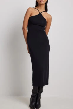 NA-KD Robe Midi Avec Bretelle Tour Du Cou 10 NA-KD Robe Midi Avec Bretelle Tour Du Cou -Lady Doux Soldes Magasin thin strap halterneck midi dress 1100 007029 00020798