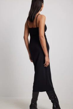 NA-KD Robe Midi Avec Bretelle Tour Du Cou 11 NA-KD Robe Midi Avec Bretelle Tour Du Cou -Lady Doux Soldes Magasin thin strap halterneck midi dress 1100 007029 00020821