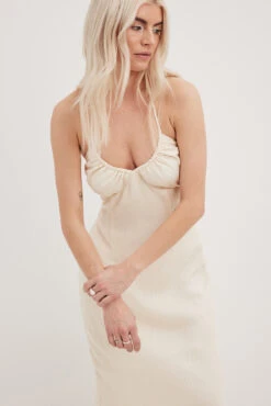 NA-KD Robe Mi-longue Structurée Nouée Dans Le Dos -Lady Doux Soldes Magasin tie back structure midi dress 1100 007100 0021 1685