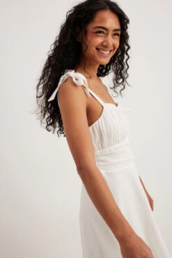 Robe Mini Nouée 8 Robe Mini Nouée -Lady Doux Soldes Magasin tie detail mini dress 1790 000021 000114620