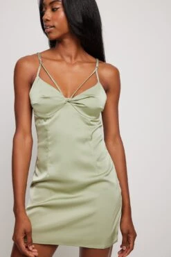 Robe Courte à Détail Torsadé 10 Robe Courte à Détail Torsadé -Lady Doux Soldes Magasin twist chest detail mini dress 1017 001707 03242395