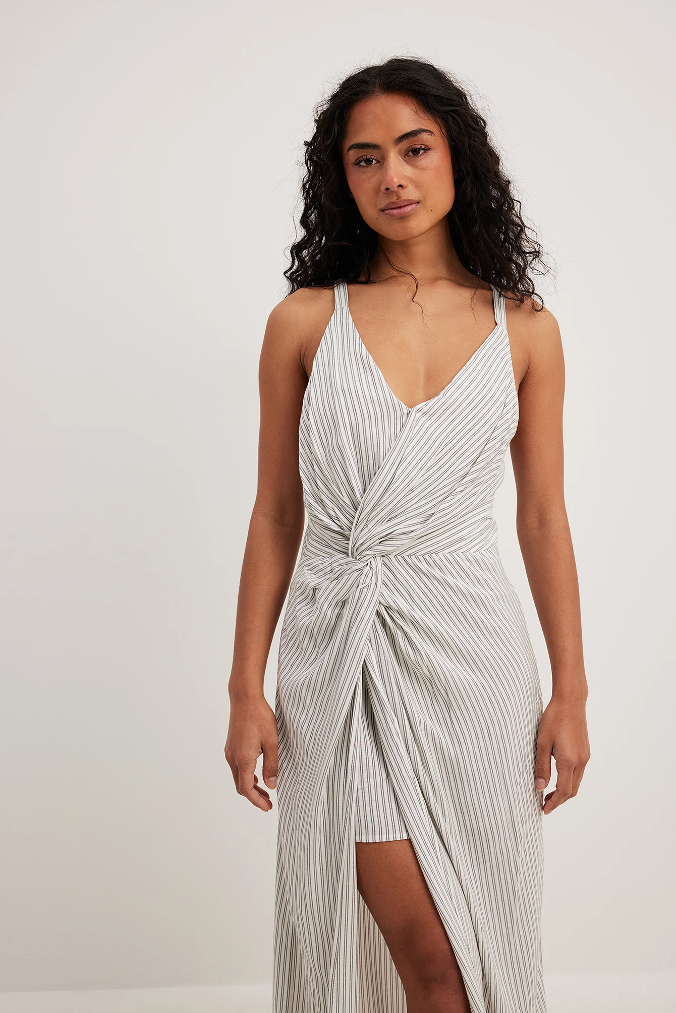 Robe Mi-longue à Rayures Et Détail Torsadé 4 Robe Mi-longue à Rayures Et Détail Torsadé – Image 4