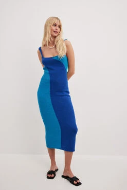 NA-KD Robe Longue Bicolore En Tricot -Lady Doux Soldes Magasin two colored knitted maxi dress 1100 007168 00802479 copy