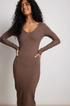 Robe à Manches Longues Côtelée -Lady Doux Soldes Magasin v neck rib long sleeved midi dress 1044 000241 001724678 1