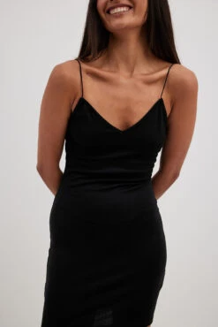 Robe Courte à Bretelles Spaghetti Et Col En V -Lady Doux Soldes Magasin v neck spaghetti strap mini dress 1018 010533 00023524