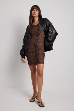 Robe En Tulle à Décolleté Cascade Au Dos -Lady Doux Soldes Magasin waterfall back detail mesh dress 1017 002170 85441590 01c 1