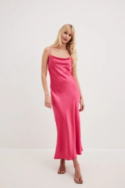 Robe Longue à Décolleté Cascade Et Lanières Au Dos -Lady Doux Soldes Magasin waterfall strap back maxi dress 1014 001534 0015 2054